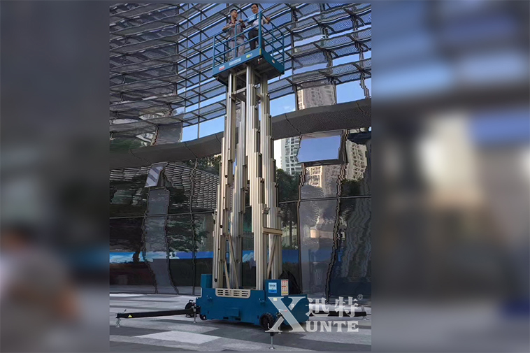 麗江香格里拉大酒店選購(gòu)迅特多桅柱鋁合金升降機(jī)